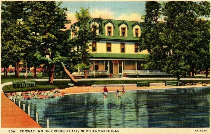 Inland House (This Ole House Motor Inn, Conway Inn) - Vintage Postcard (newer photo)